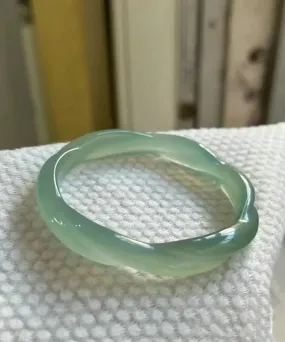 Art Light Green Chalcedony Agate Bangle ML0700