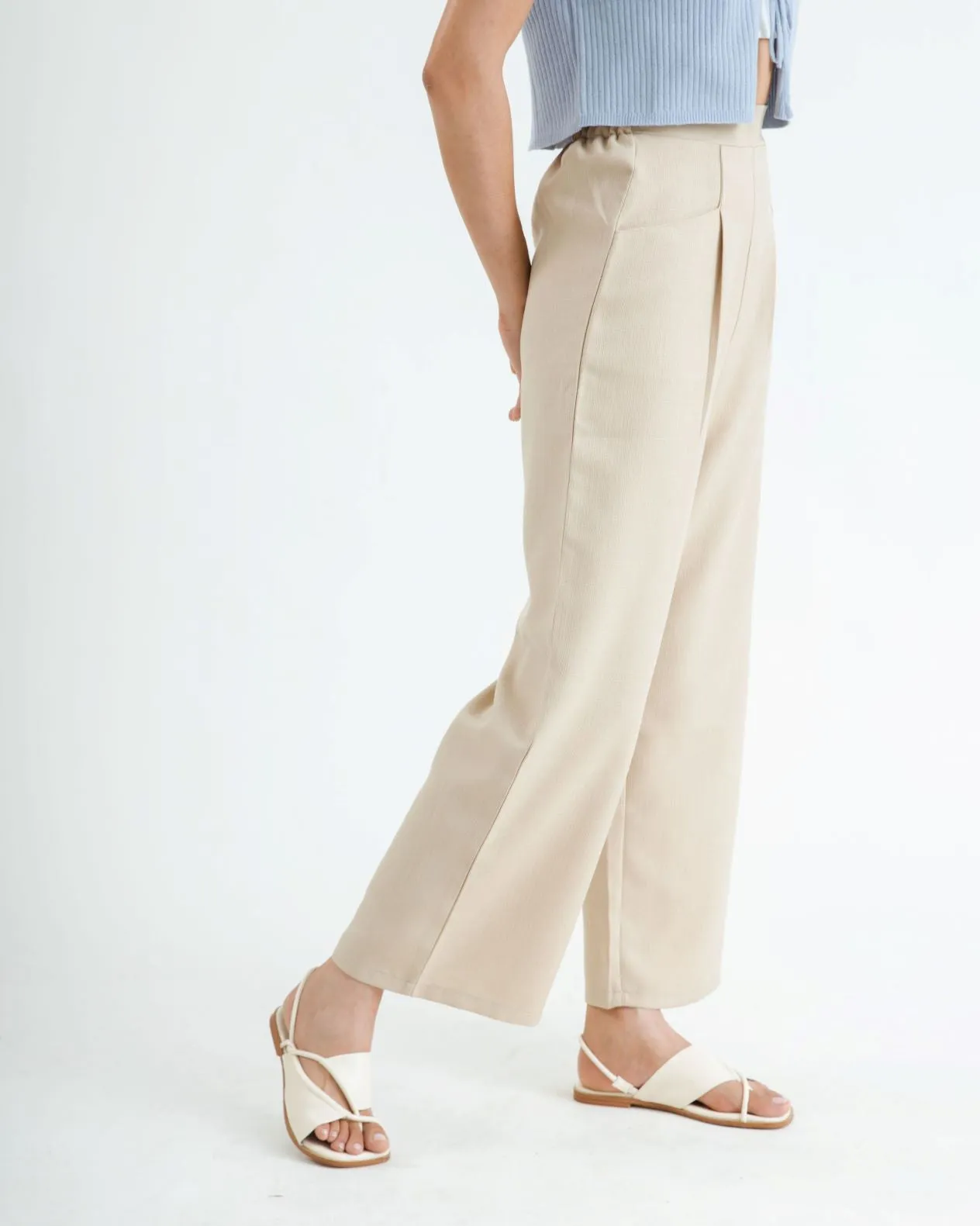 Elastic Waist Pleated Straight Cut Trousers (Khaki)